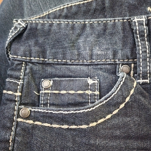 Maurices Dark Wash Blue Denim Jeans Women's 3/4 Short Flare Leg Casual Everyday - Picture 3 of 9